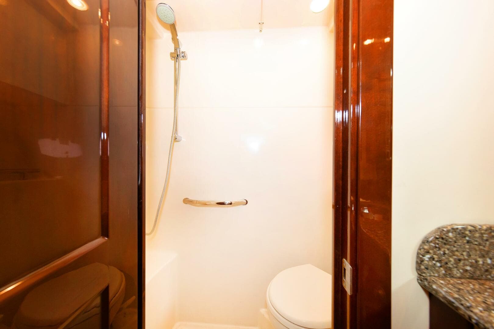 2008 Sea Ray 480 Sundancer — photo 36