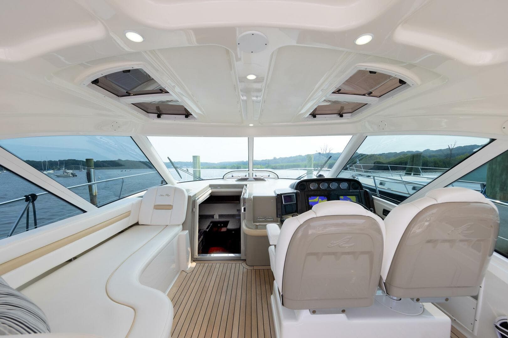 2008 Sea Ray 480 Sundancer — photo 11