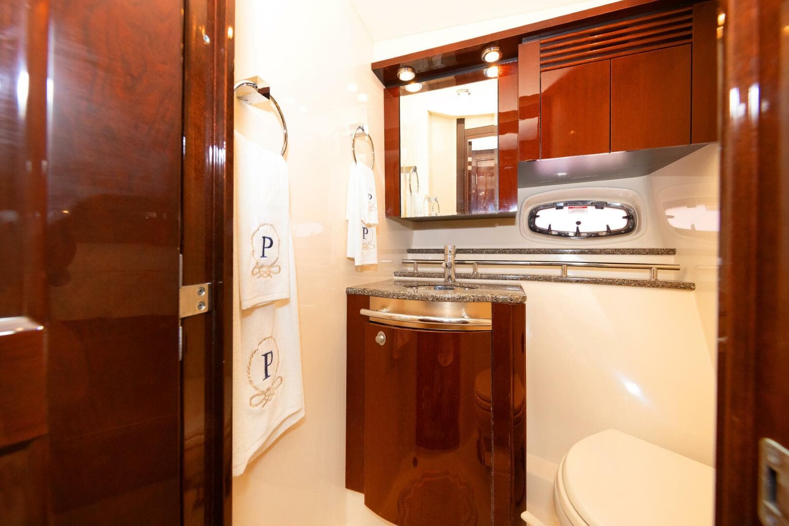 2008 Sea Ray 480 Sundancer — photo 32