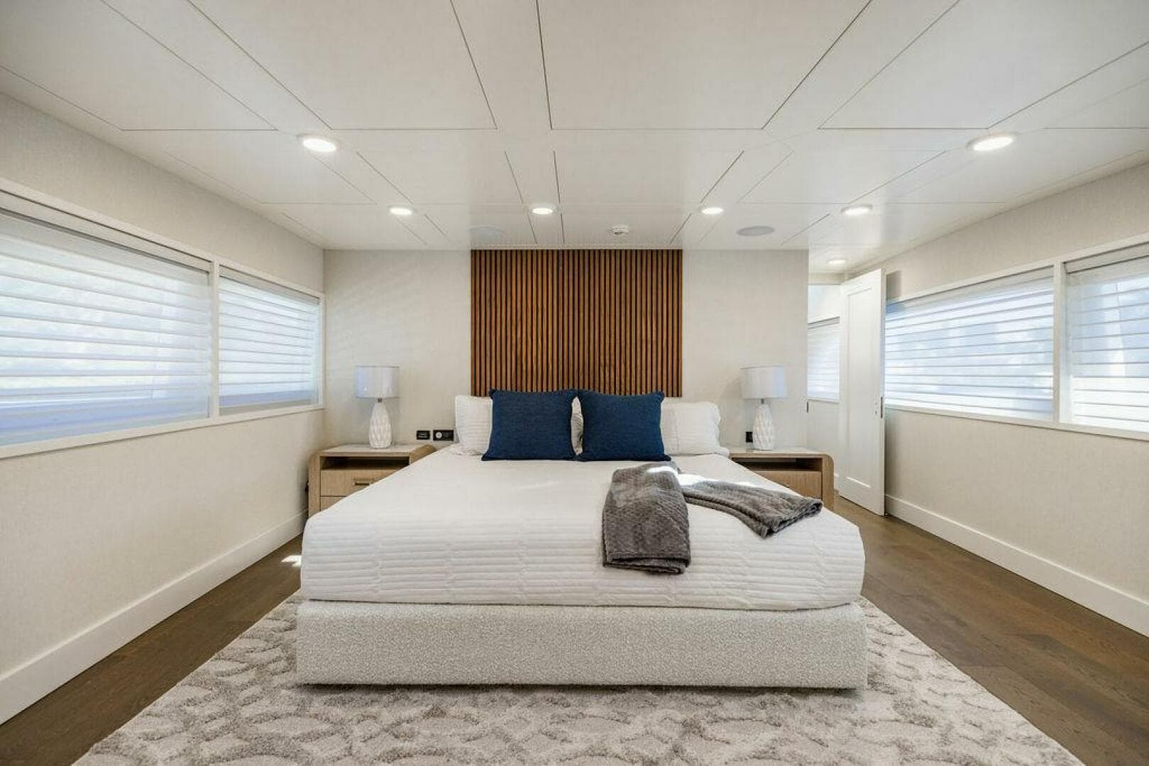 2011 Mengi Yay 115 — photo 43