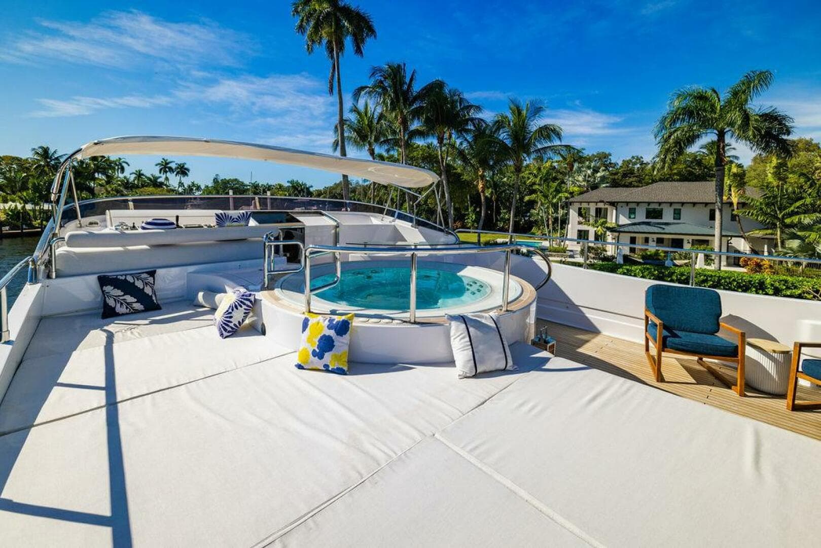 2011 Mengi Yay 115 — photo 28