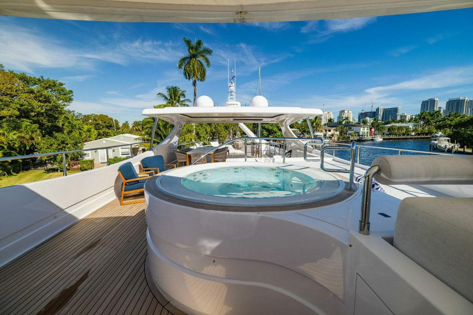 2011 Mengi Yay 115 — photo 26