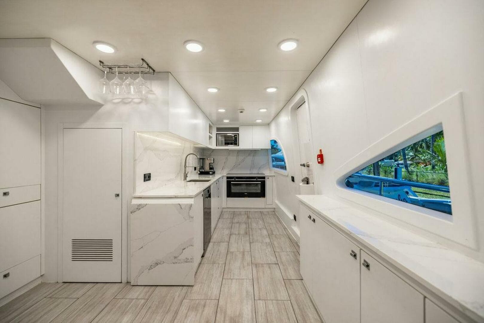 2011 Mengi Yay 115 — photo 40