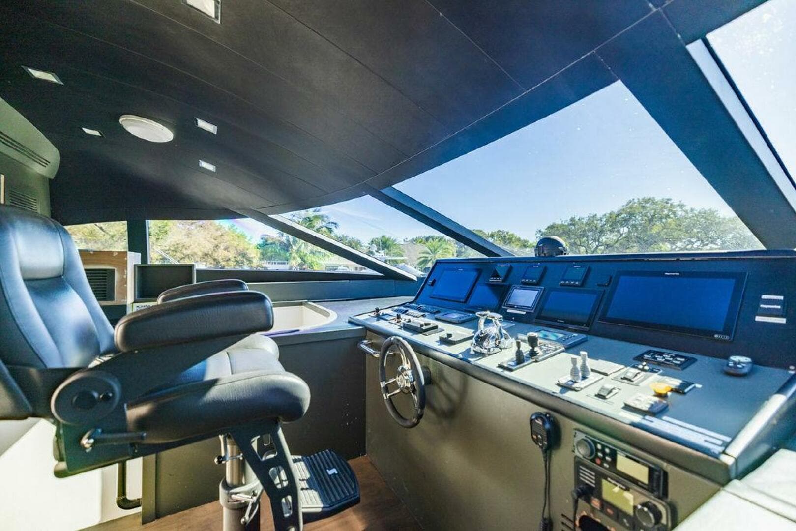 2011 Mengi Yay 115 — photo 69