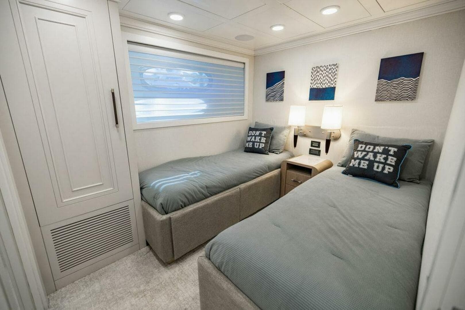 2011 Mengi Yay 115 — photo 64