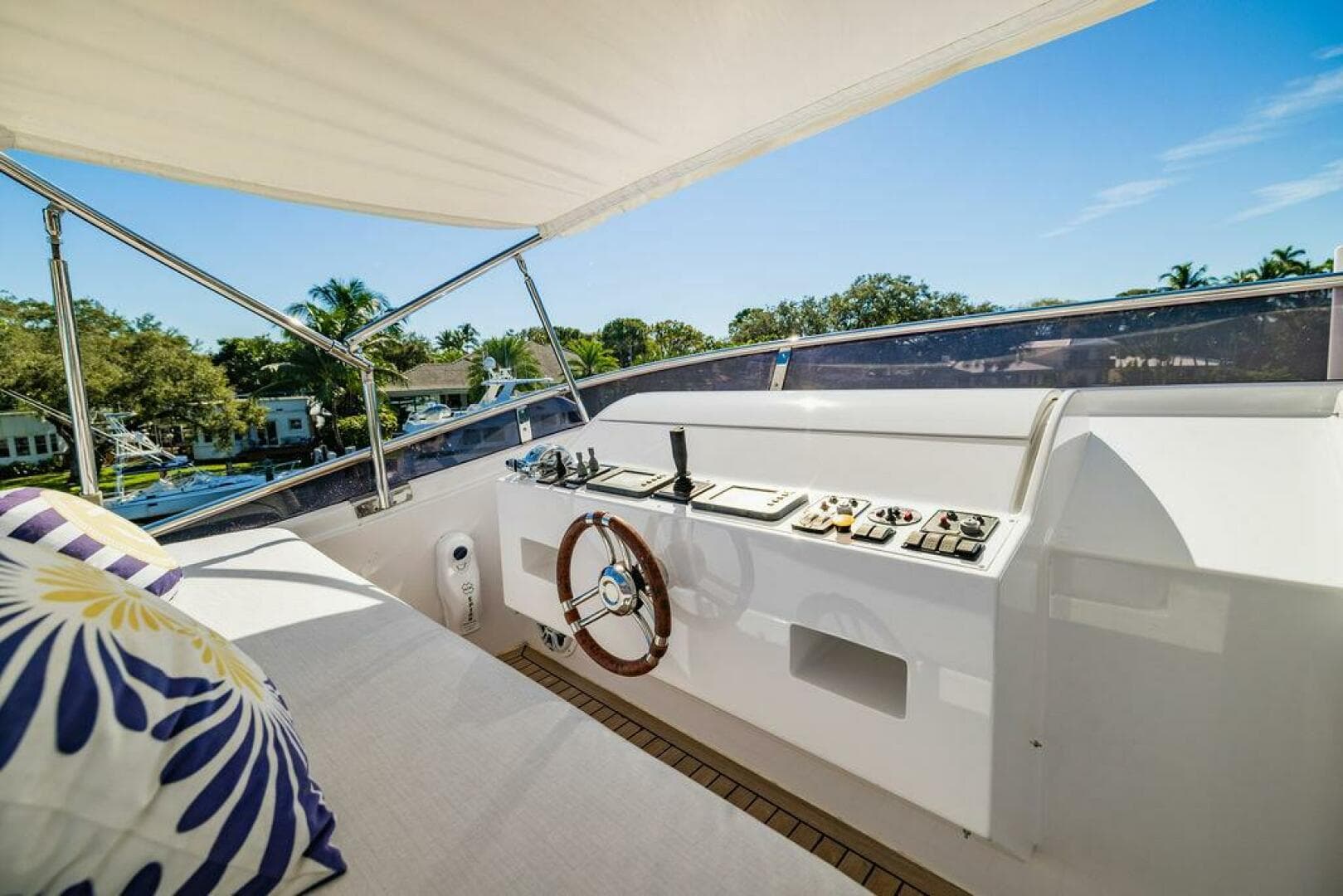 2011 Mengi Yay 115 — photo 30