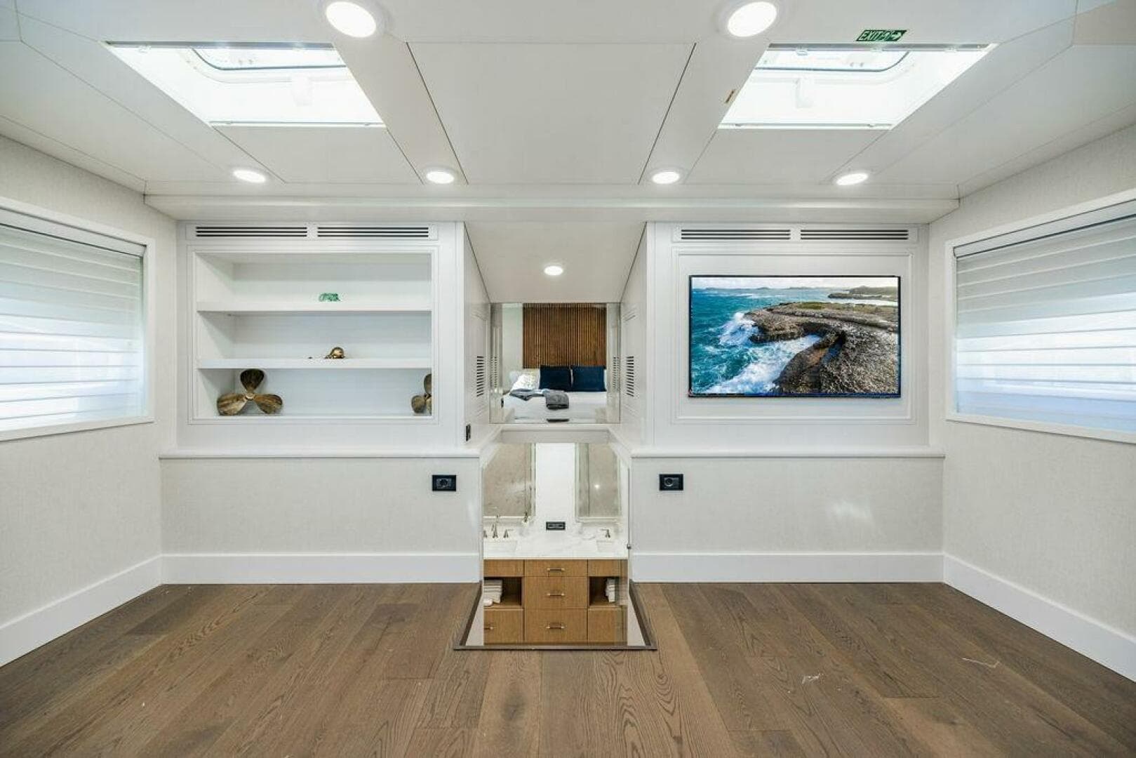 2011 Mengi Yay 115 — photo 46