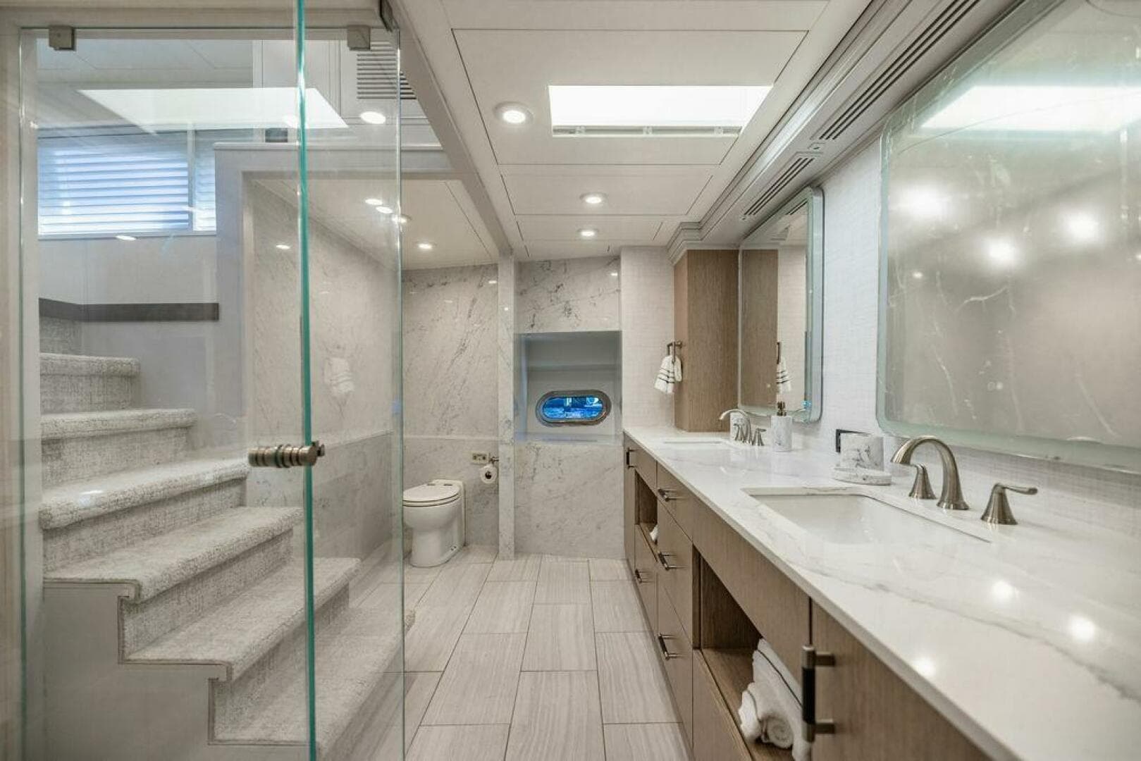 2011 Mengi Yay 115 — photo 48