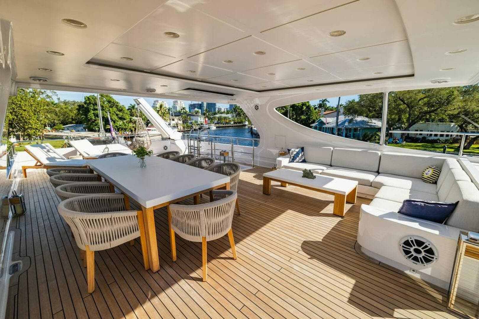 2011 Mengi Yay 115 — photo 24