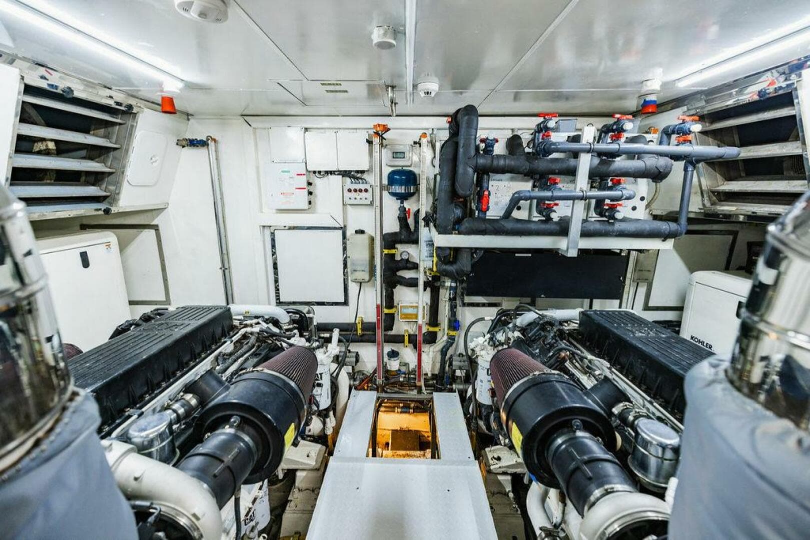 2011 Mengi Yay 115 — photo 79