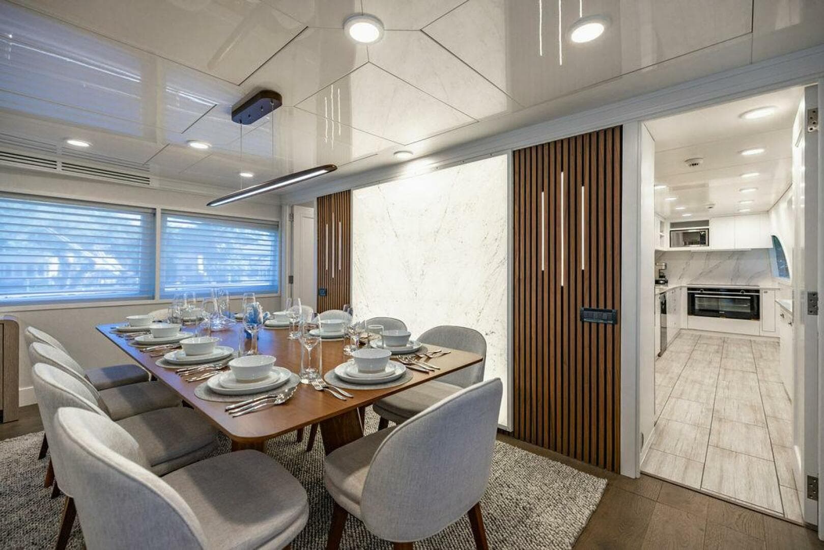 2011 Mengi Yay 115 — photo 37