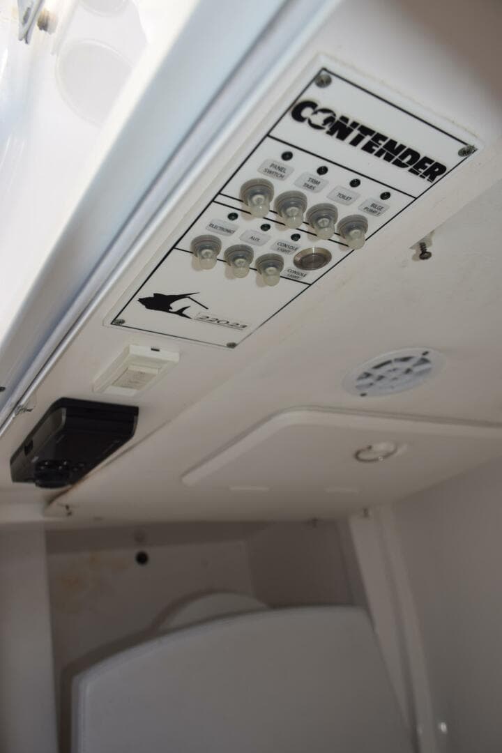 2016 Contender 22 Sport — photo 15