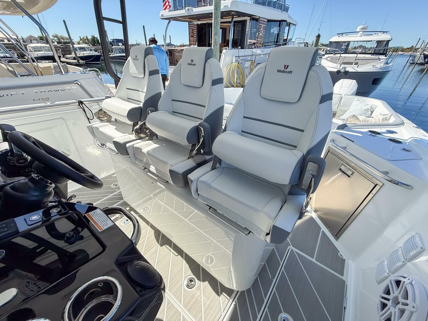 2026 Wellcraft 38 T-Top — photo 8