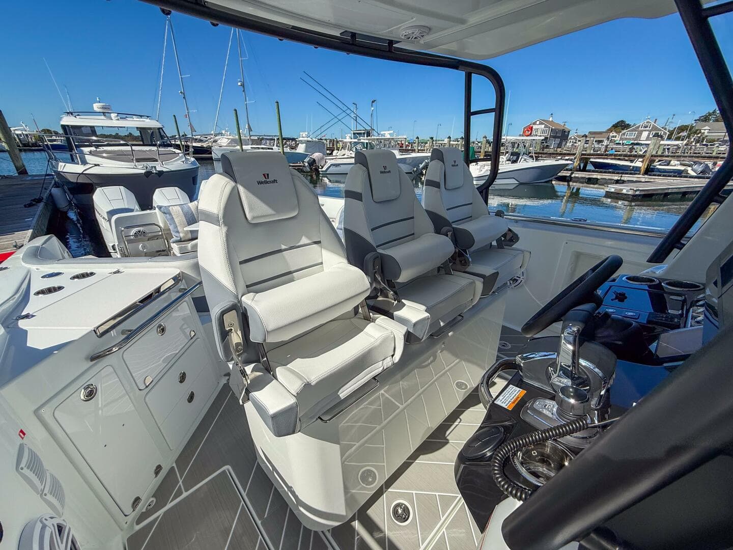 2026 Wellcraft 38 T-Top — photo 9