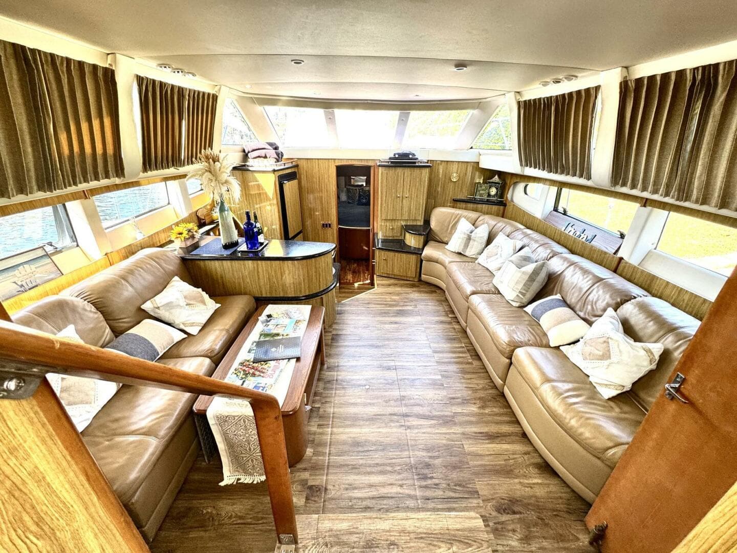 2001 Carver 40 Flybridge — photo 13