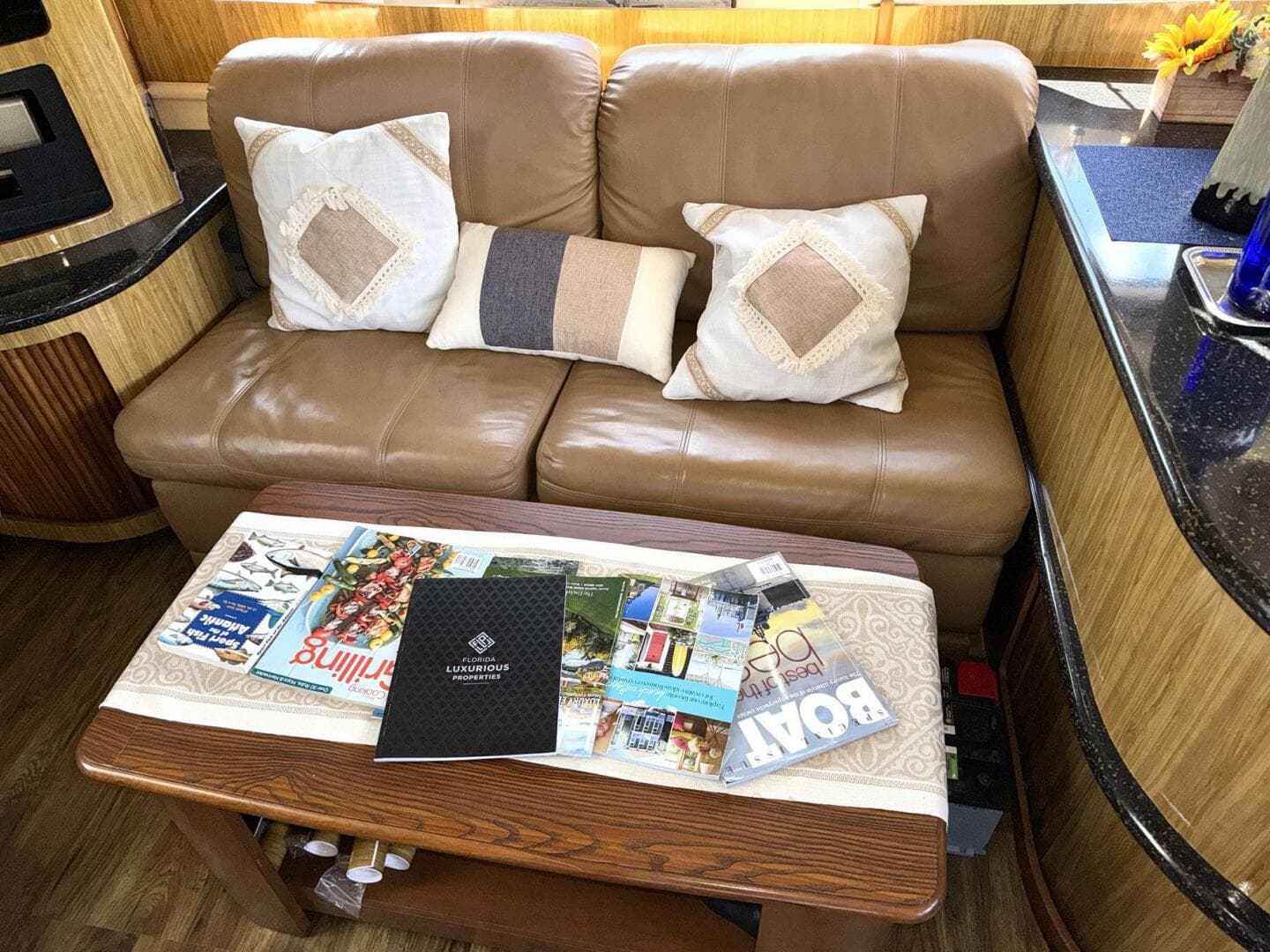 2001 Carver 40 Flybridge — photo 18