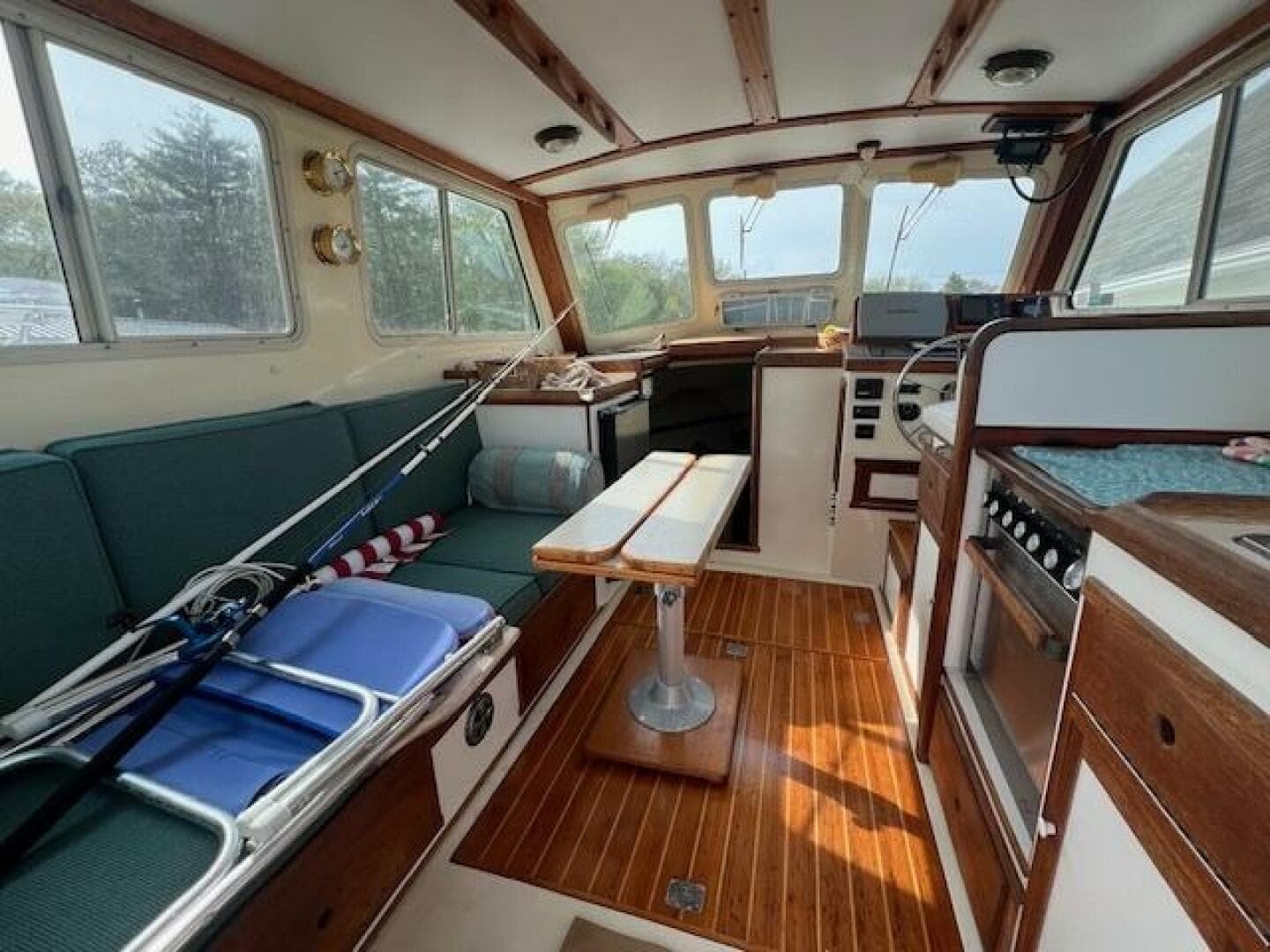 1989 Blue Seas Flybridge Cruiser — photo 8