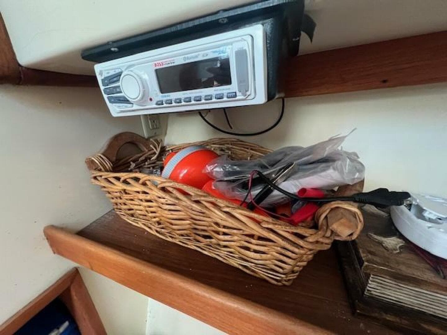 1989 Blue Seas Flybridge Cruiser — photo 16