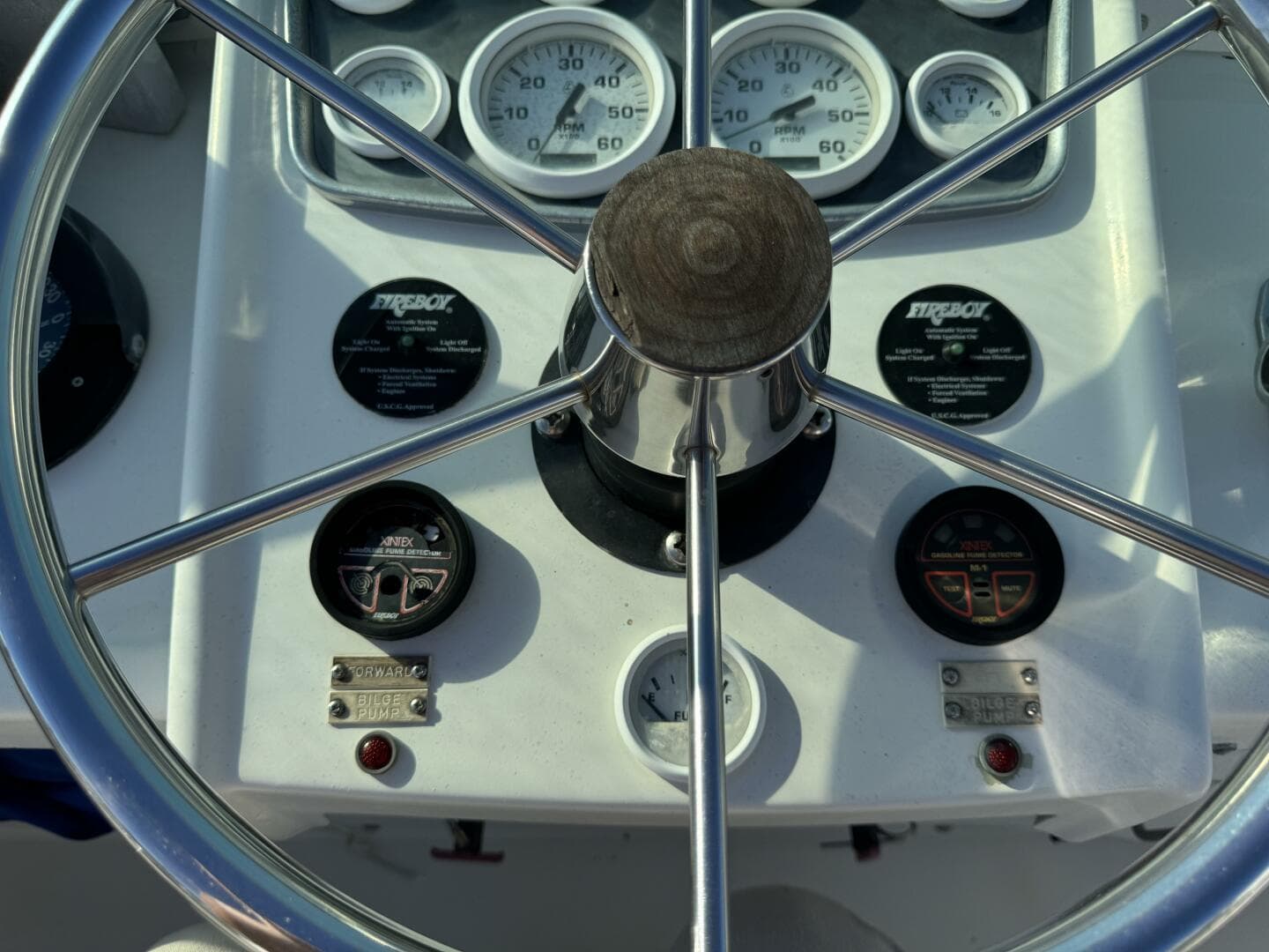 1977 Bertram 31 — photo 32