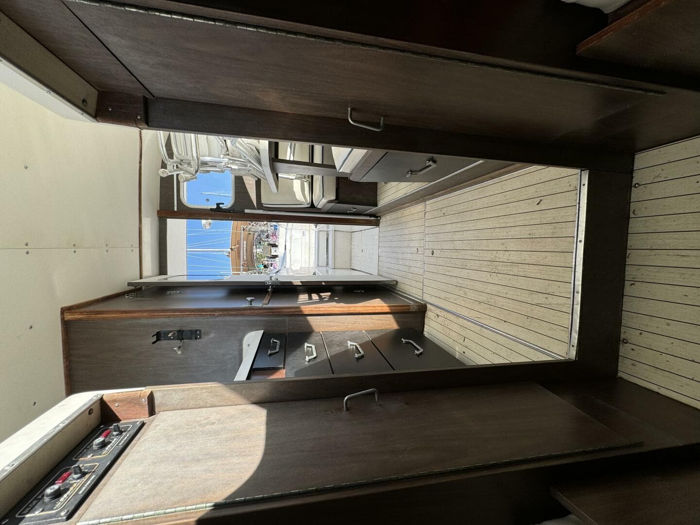 1977 Bertram 31 — photo 12