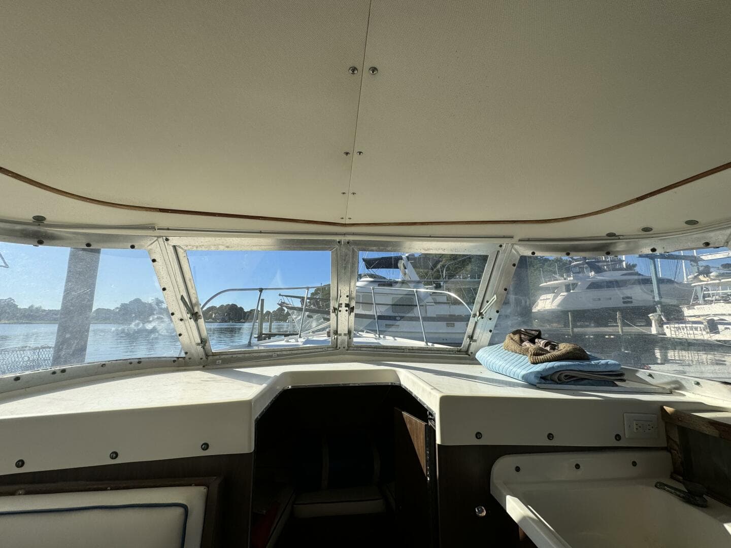 1977 Bertram 31 — photo 19