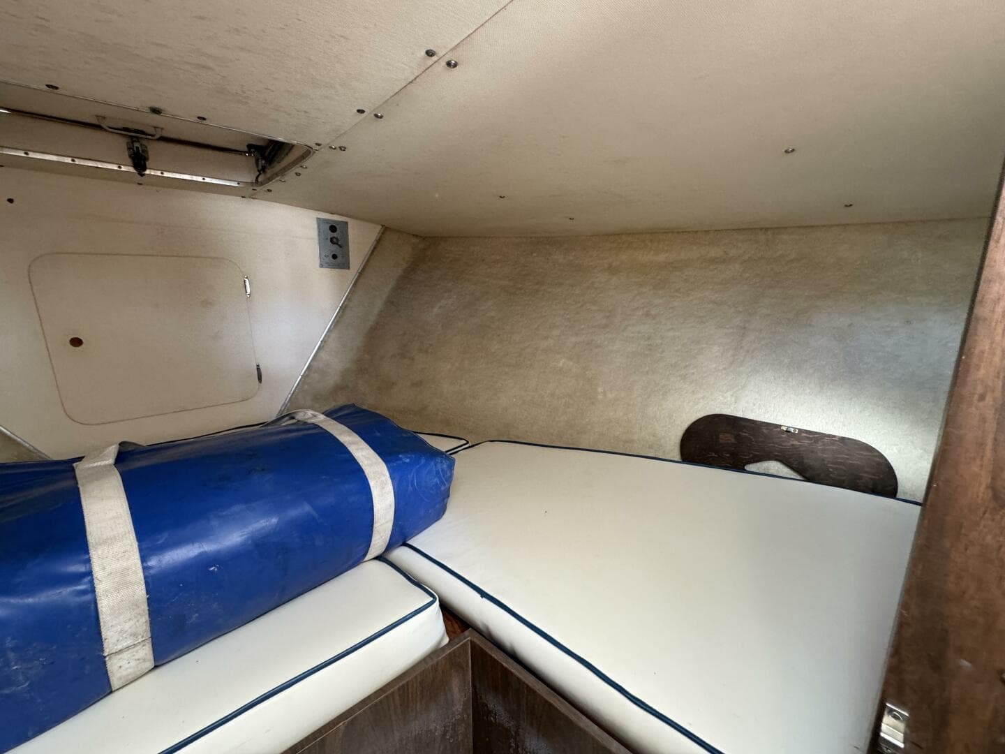 1977 Bertram 31 — photo 15