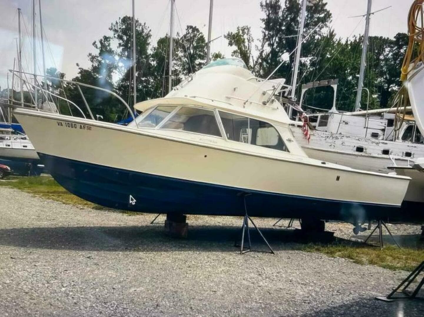 1977 Bertram 31 — photo 6