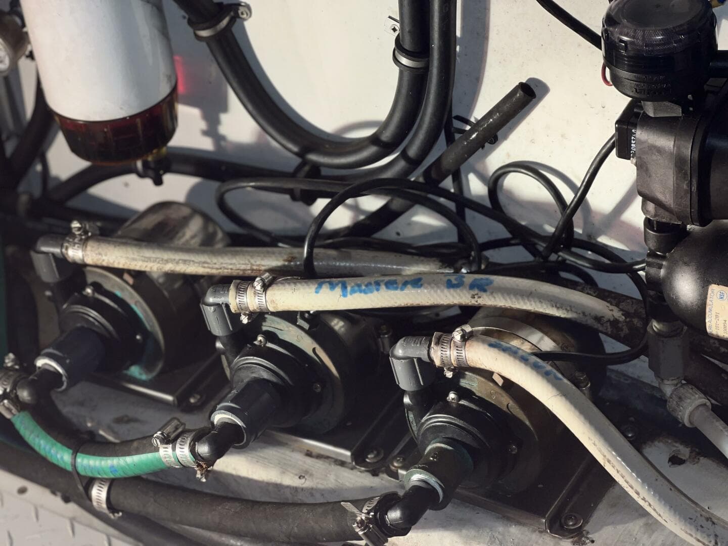 2000 Bayliner 4788 — photo 38