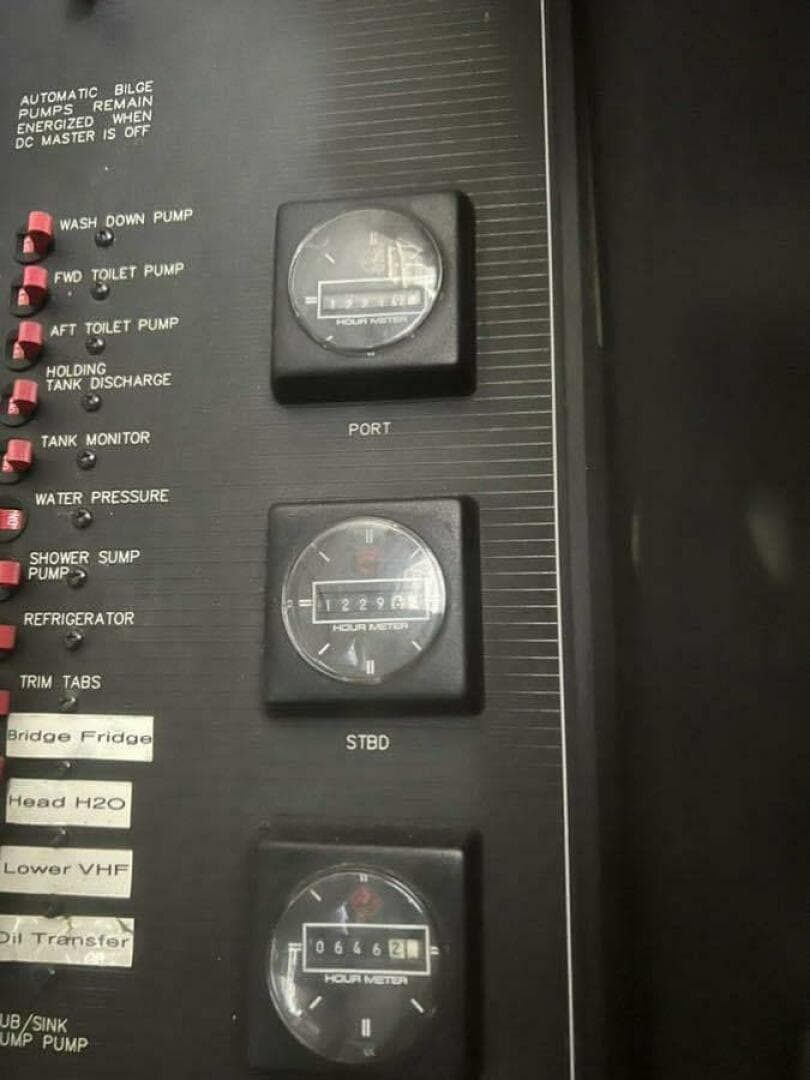 2000 Bayliner 4788 — photo 18