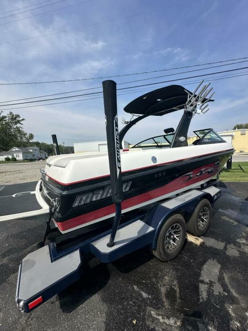 2007 Malibu 21 V Ride — photo 4