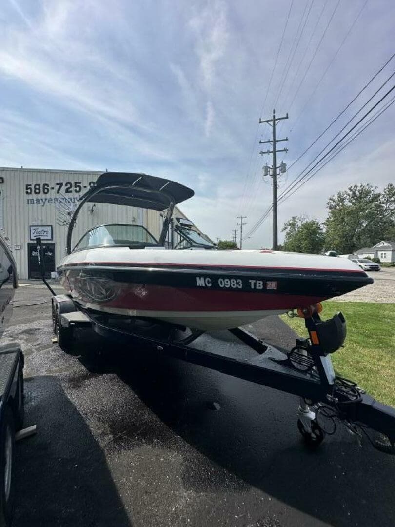 2007 Malibu 21 V Ride — photo 1