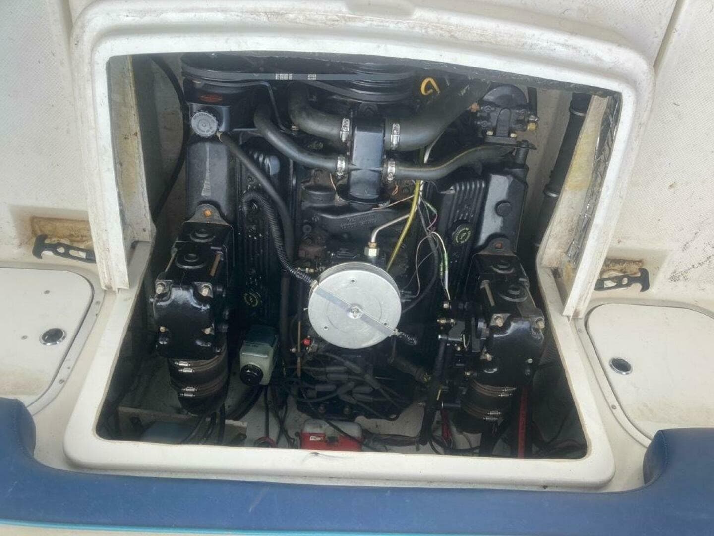 1996 Bayliner 2252 — photo 8