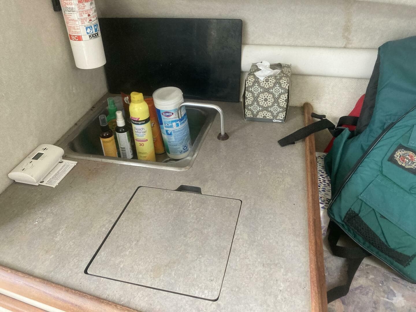 1996 Bayliner 2252 — photo 12