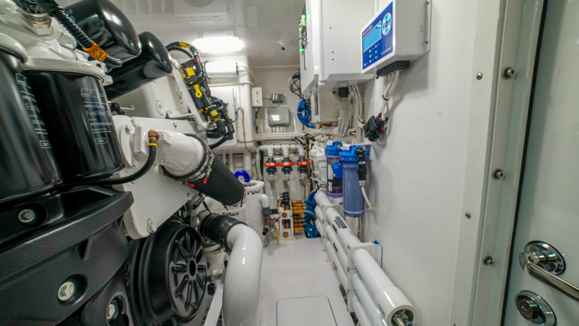 2023 Viking 72 Convertible — photo 111