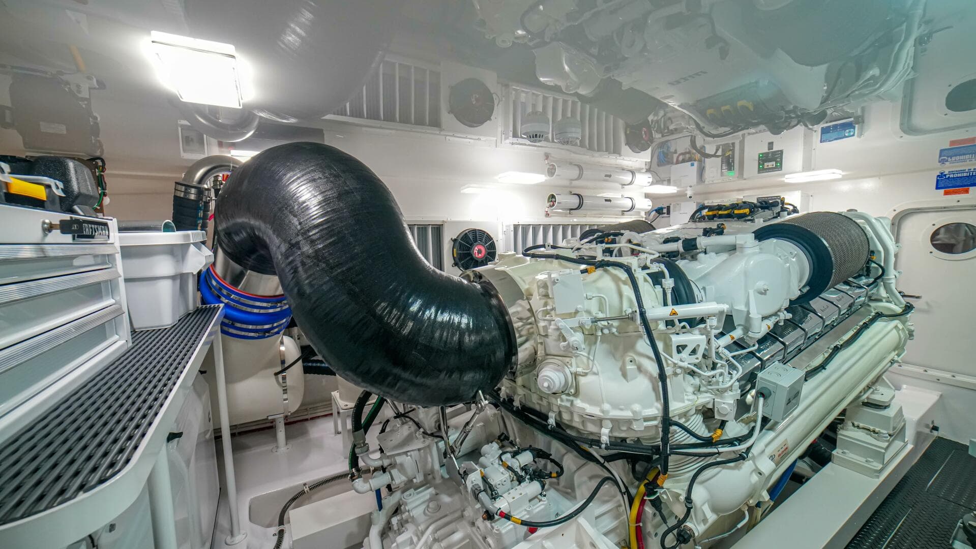 2023 Viking 72 Convertible — photo 100