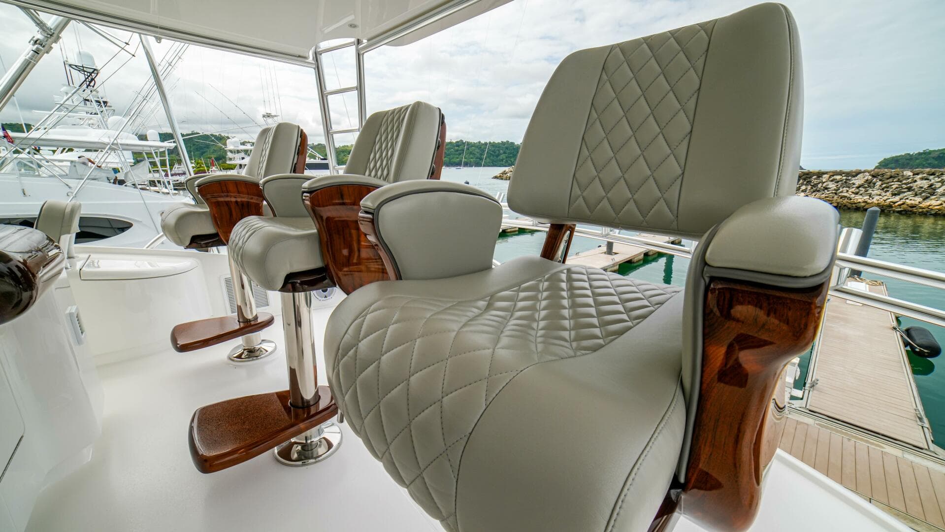 2023 Viking 72 Convertible — photo 23