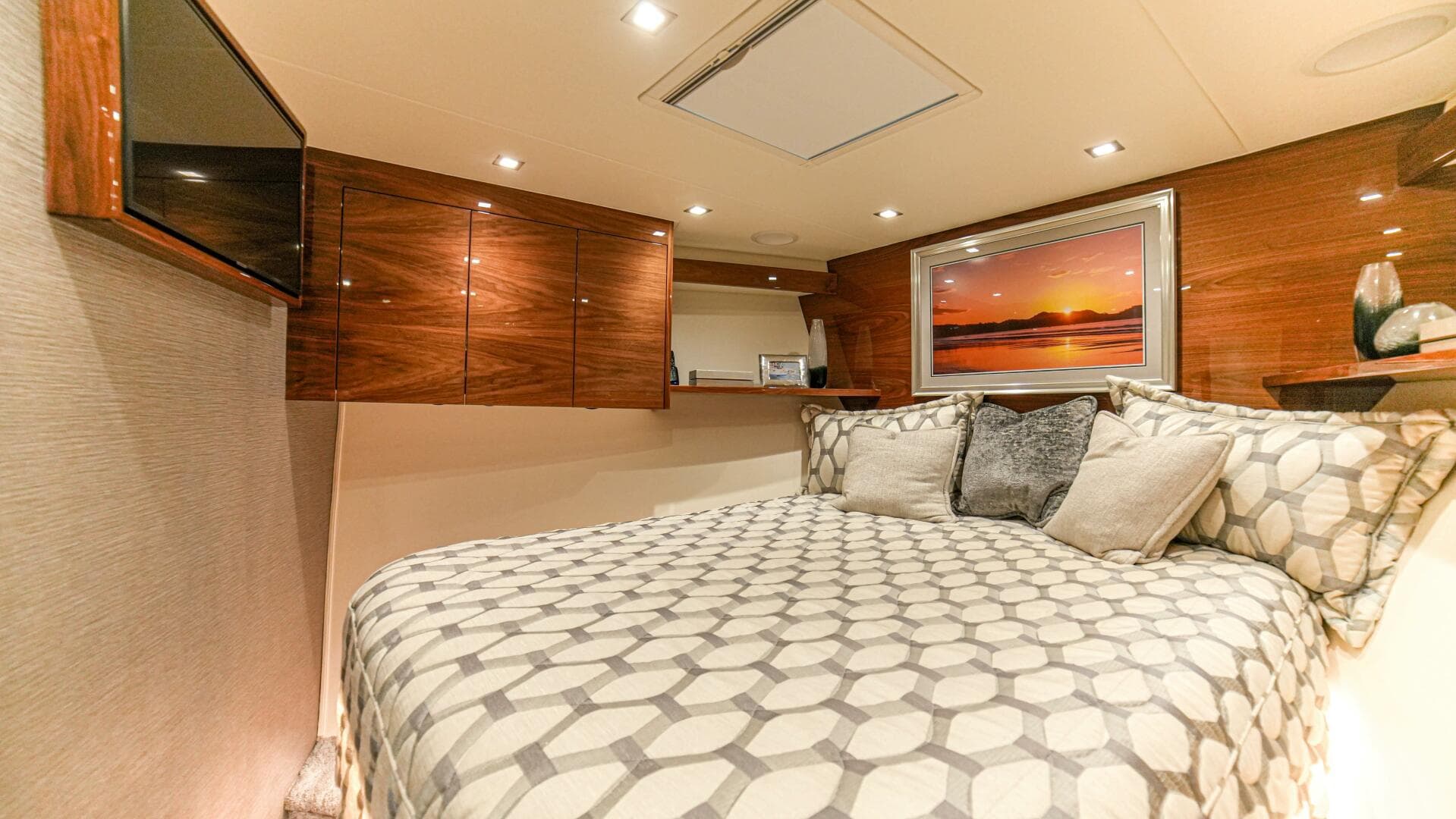 2023 Viking 72 Convertible — photo 54