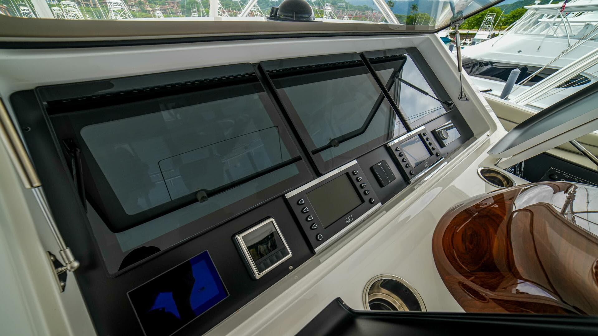 2023 Viking 72 Convertible — photo 21