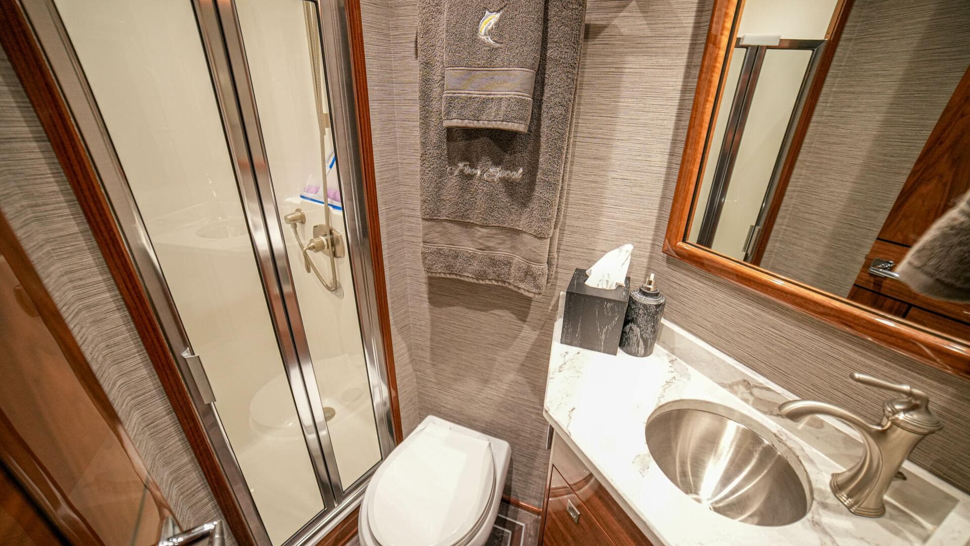 2023 Viking 72 Convertible — photo 72