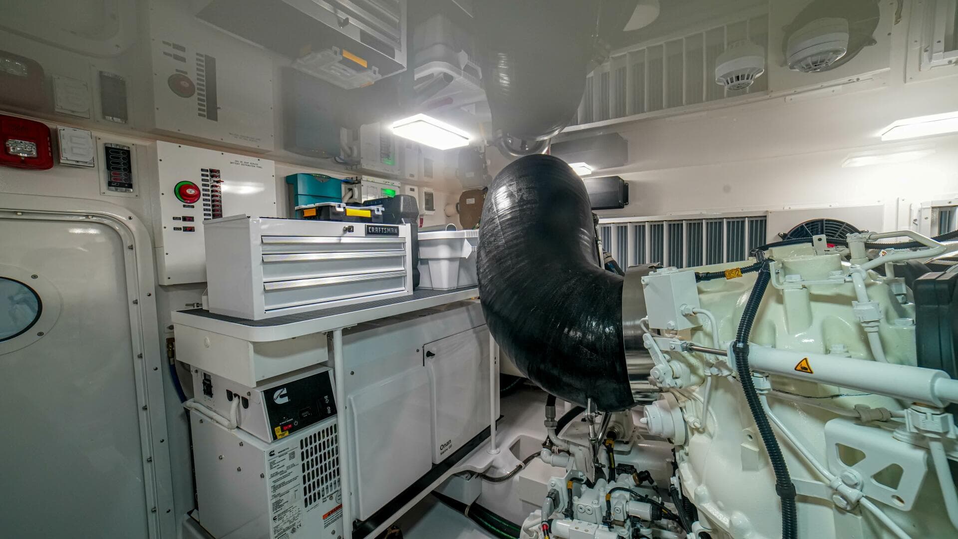 2023 Viking 72 Convertible — photo 103