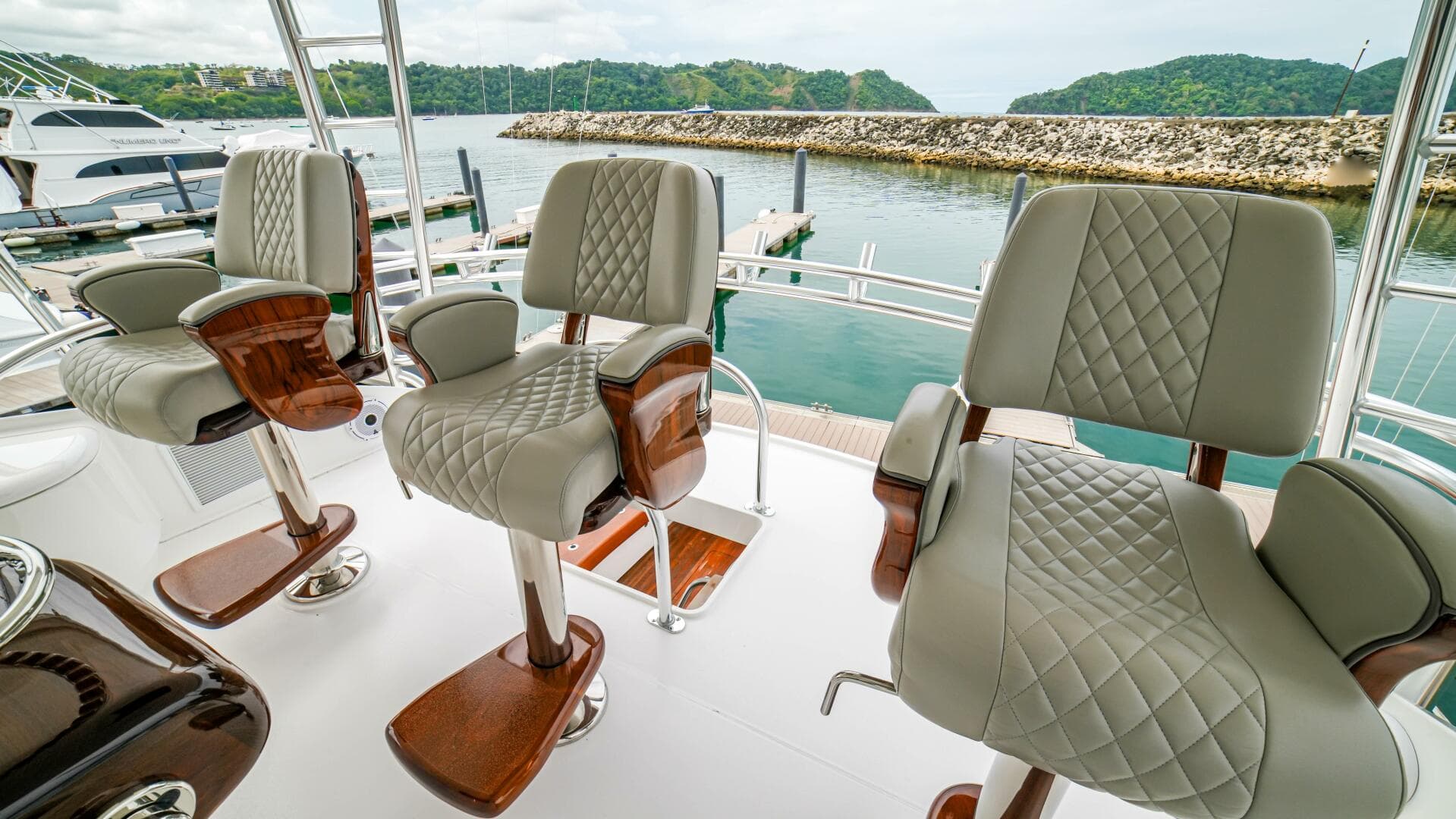 2023 Viking 72 Convertible — photo 24
