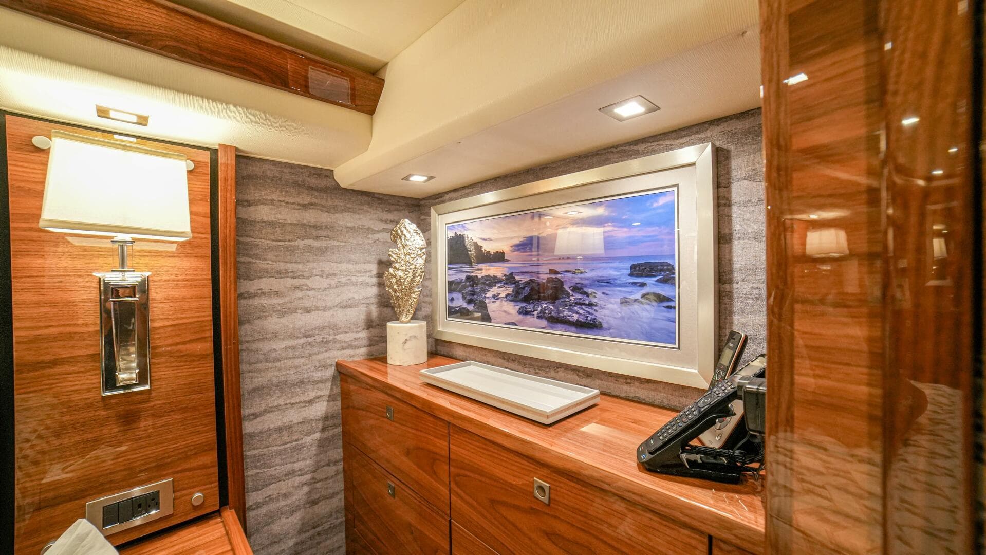 2023 Viking 72 Convertible — photo 78