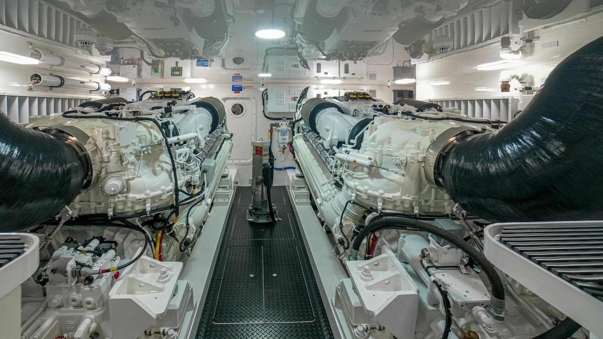 2023 Viking 72 Convertible — photo 99