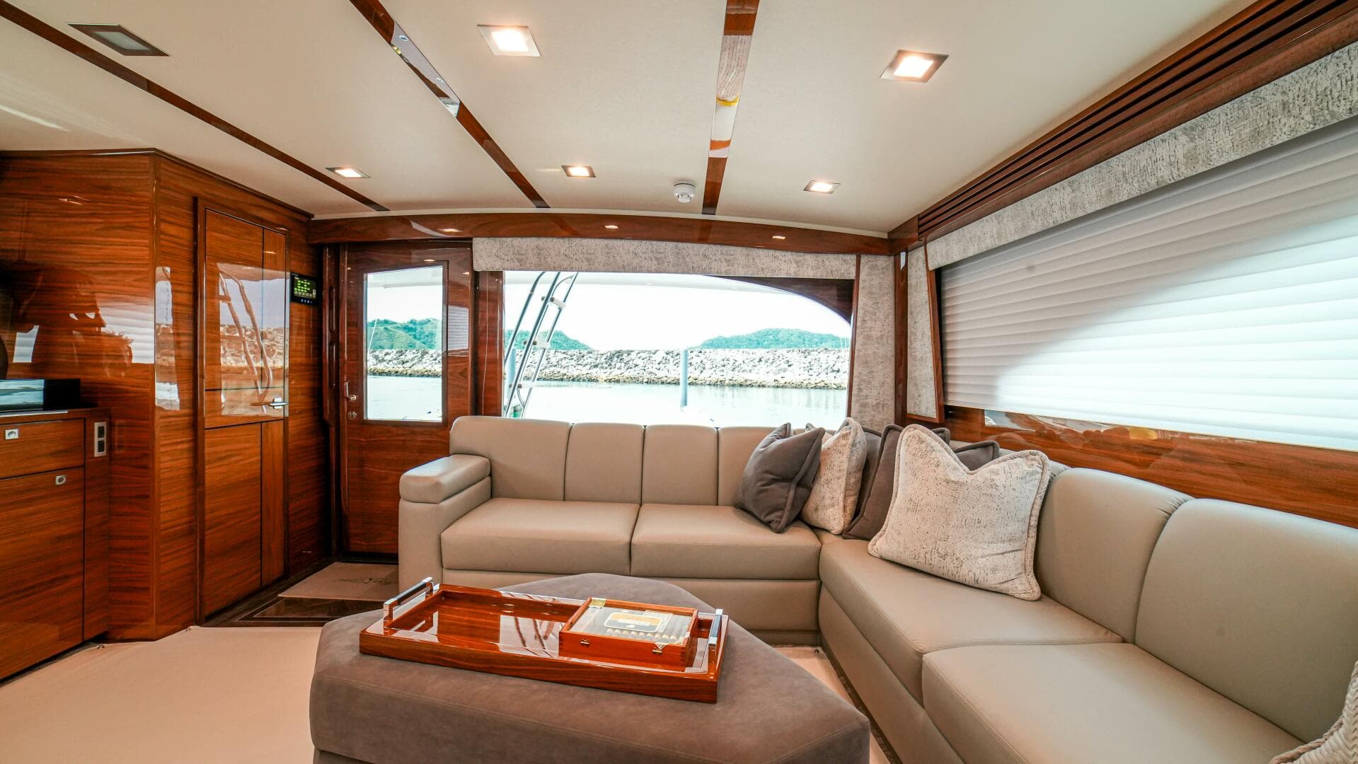 2023 Viking 72 Convertible — photo 35