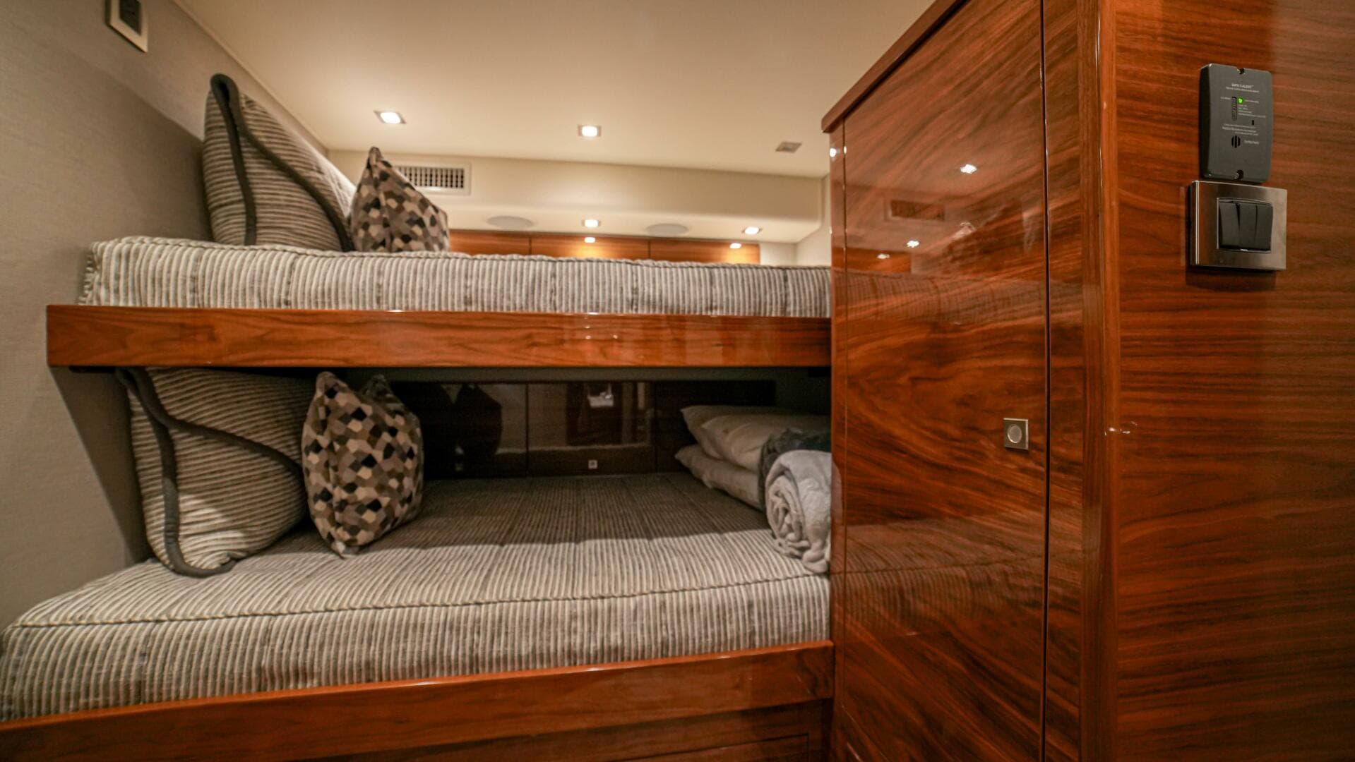 2023 Viking 72 Convertible — photo 95