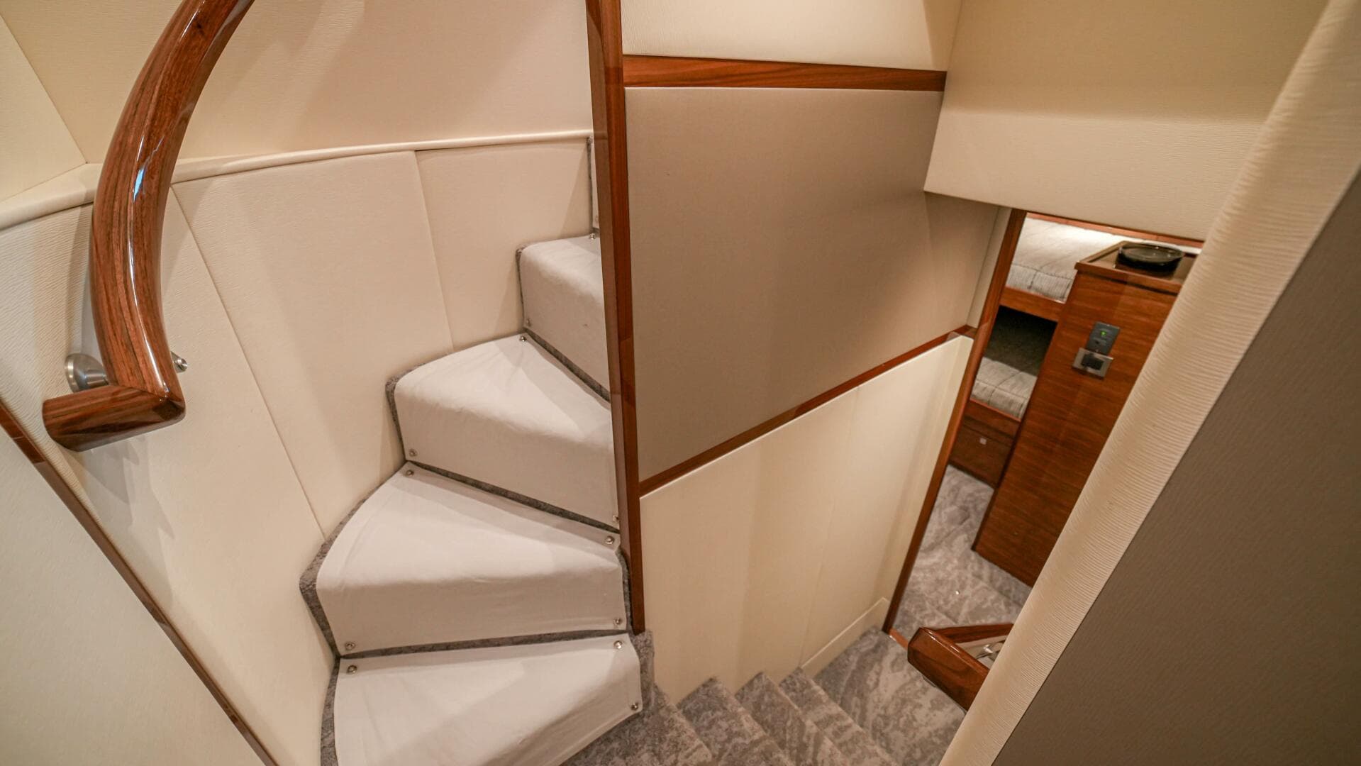 2023 Viking 72 Convertible — photo 89