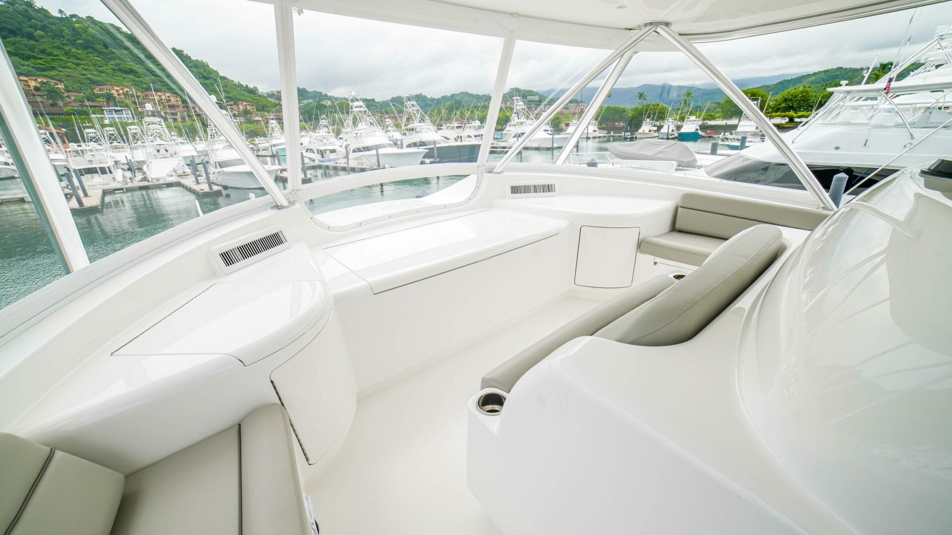 2023 Viking 72 Convertible — photo 26
