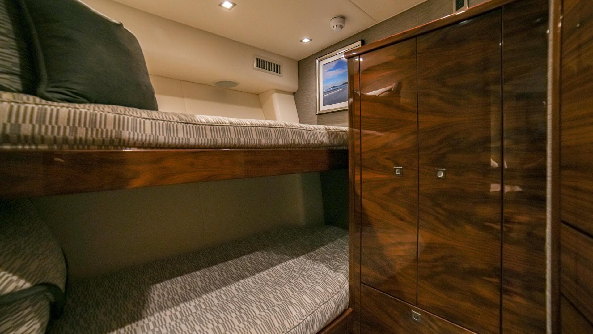 2023 Viking 72 Convertible — photo 64