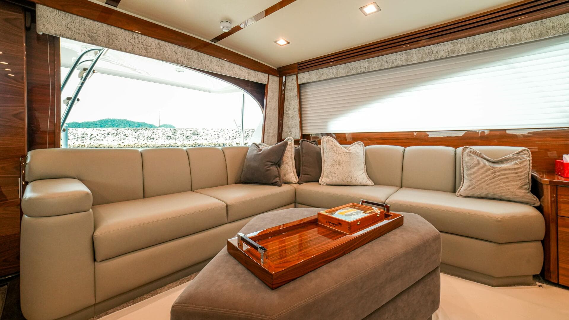2023 Viking 72 Convertible — photo 30