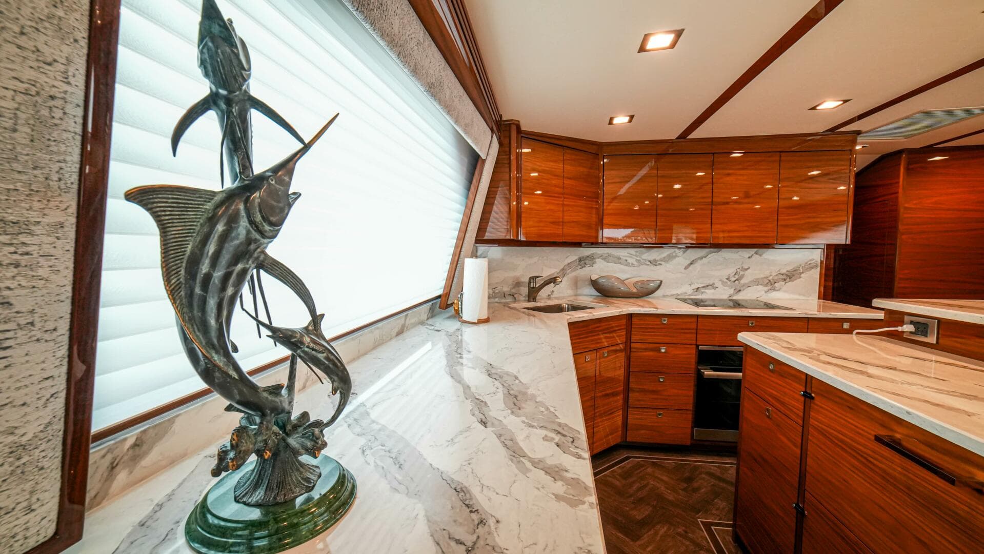 2023 Viking 72 Convertible — photo 37